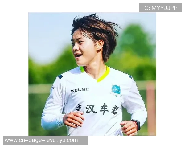 高桥花荣获亚足联最佳女足球员称号感到荣幸并表示将继续努力提升自己